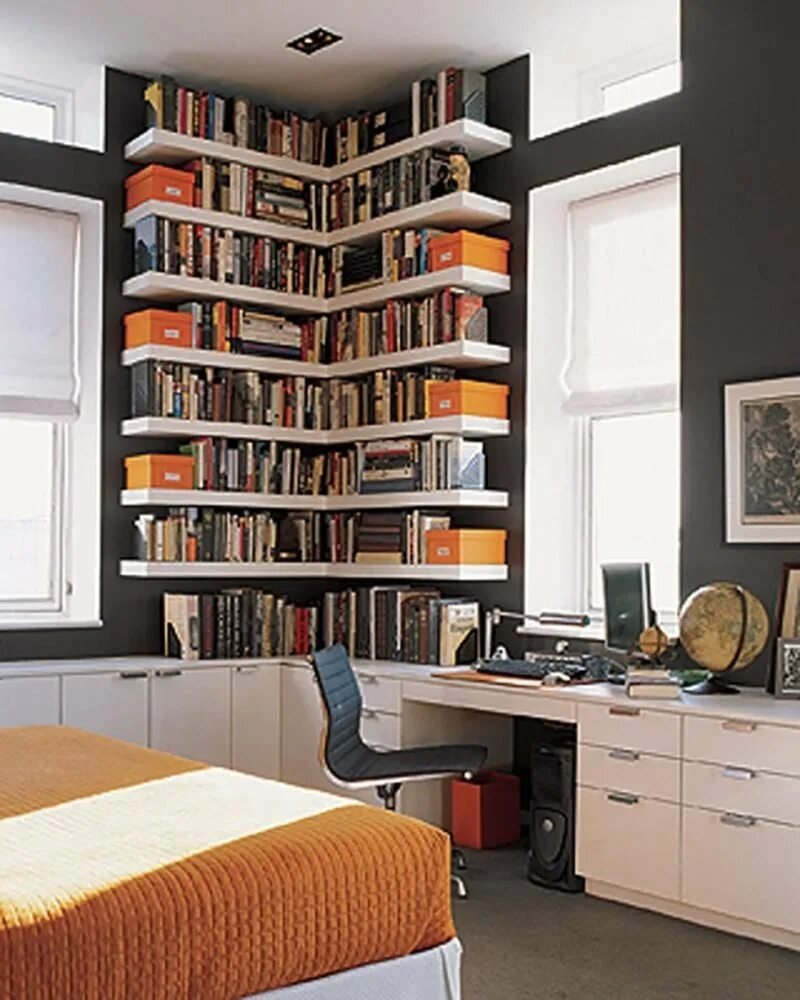 Книжные полки в интерьере