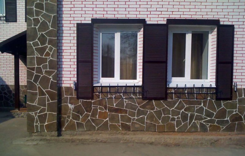 Отделка фасада декоративным камнем