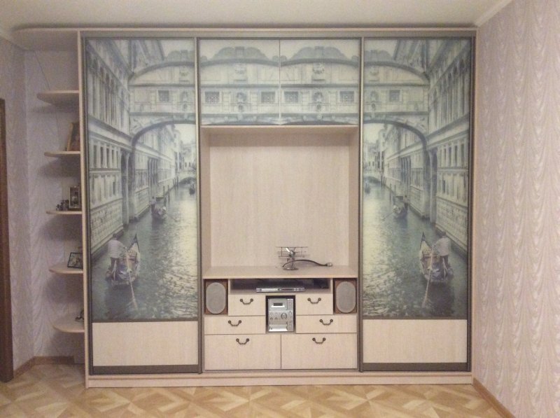 Шкаф купе в гостиной
