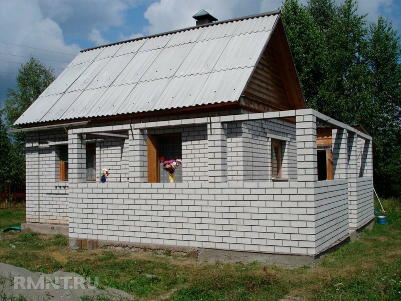 Пристройка к деревянному дому из пеноблоков