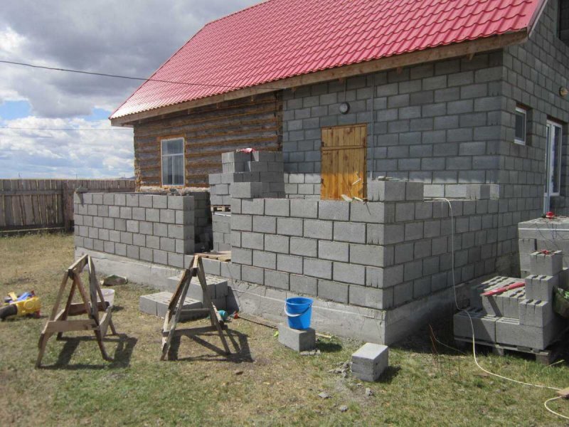 Кладка блоков из керамзитобетона