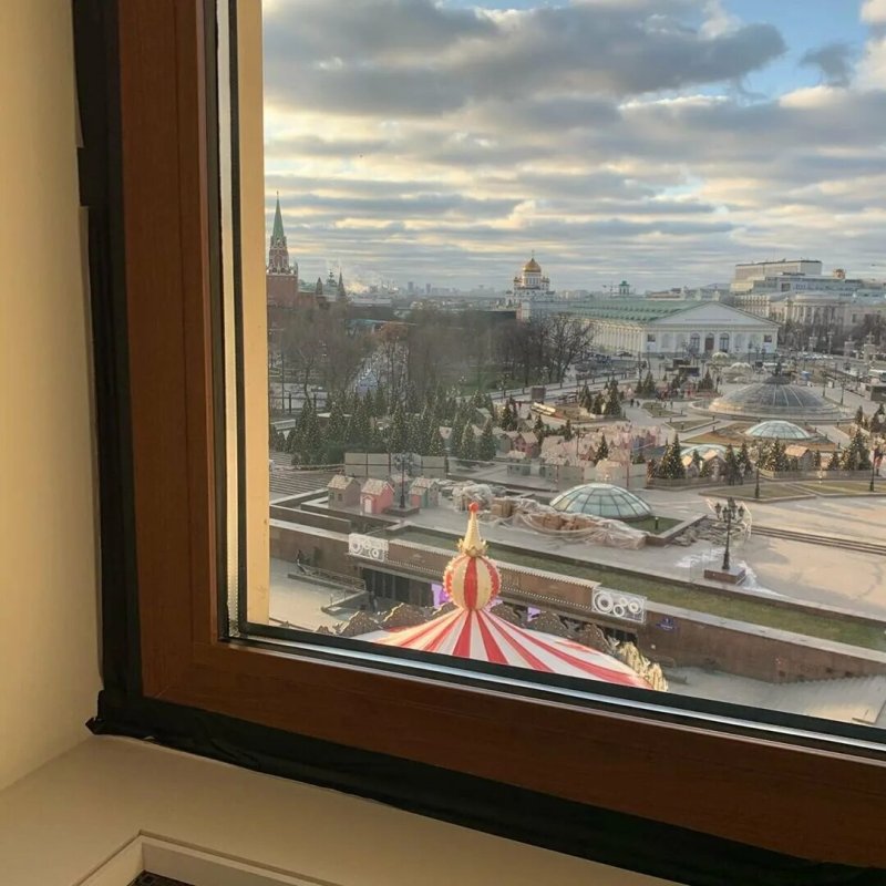 Красная площадь из окна