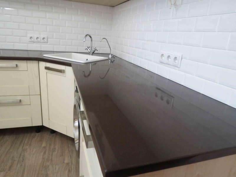Столешница из искусственного камня