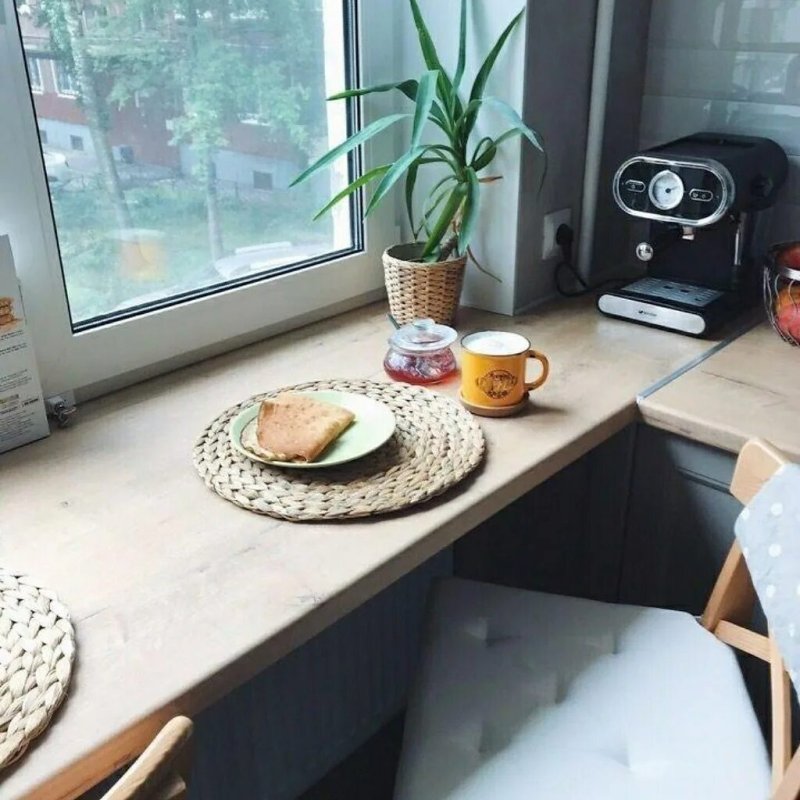 Подоконник на кухне