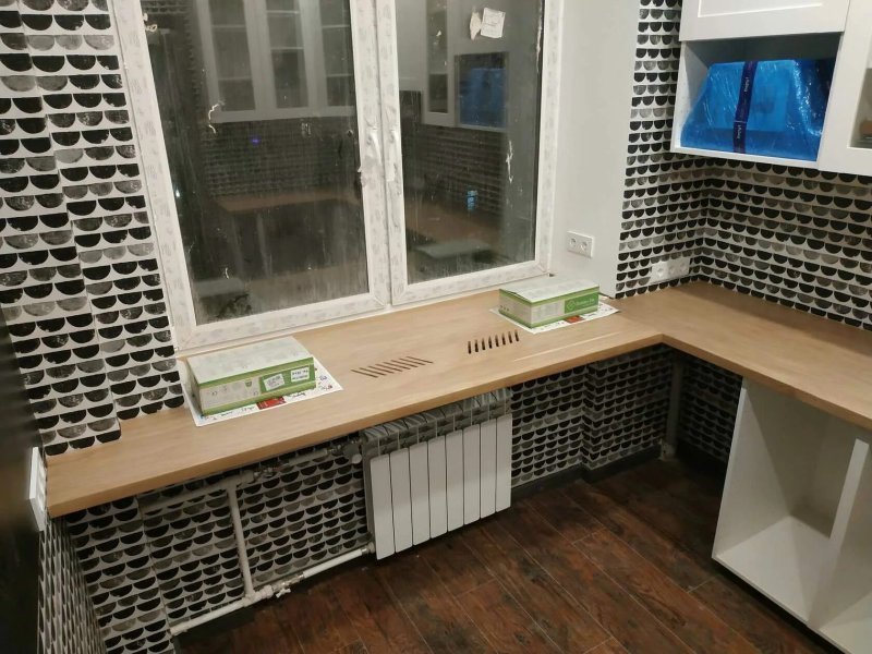 Подоконник-столешница из дерева