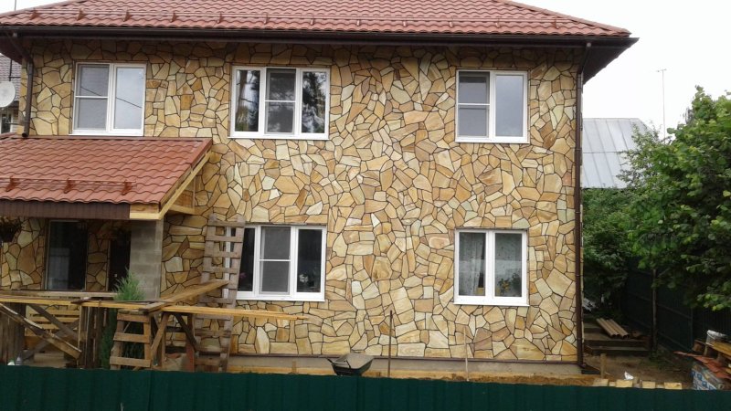 Отделка фасада камнем