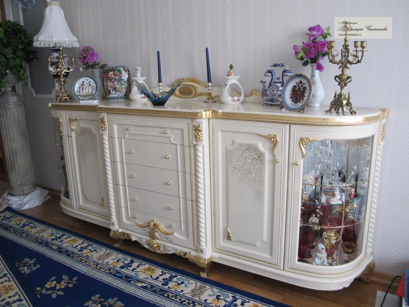 Комоды в гостиную классика