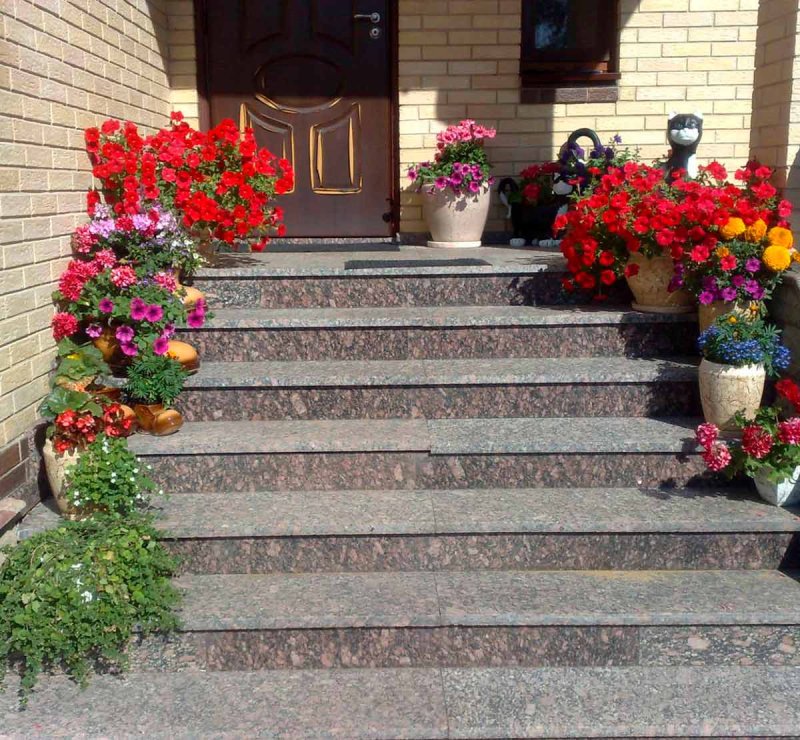 Гранитные ступени для крыльца