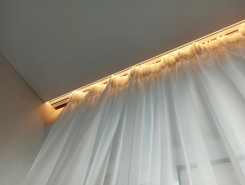 Карниз для штор с подсветкой