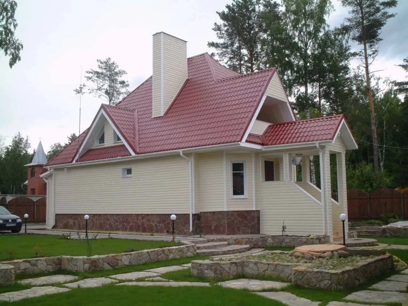 Дом с красной крышей