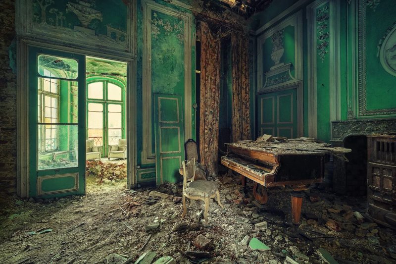 Заброшенный особняк manor house