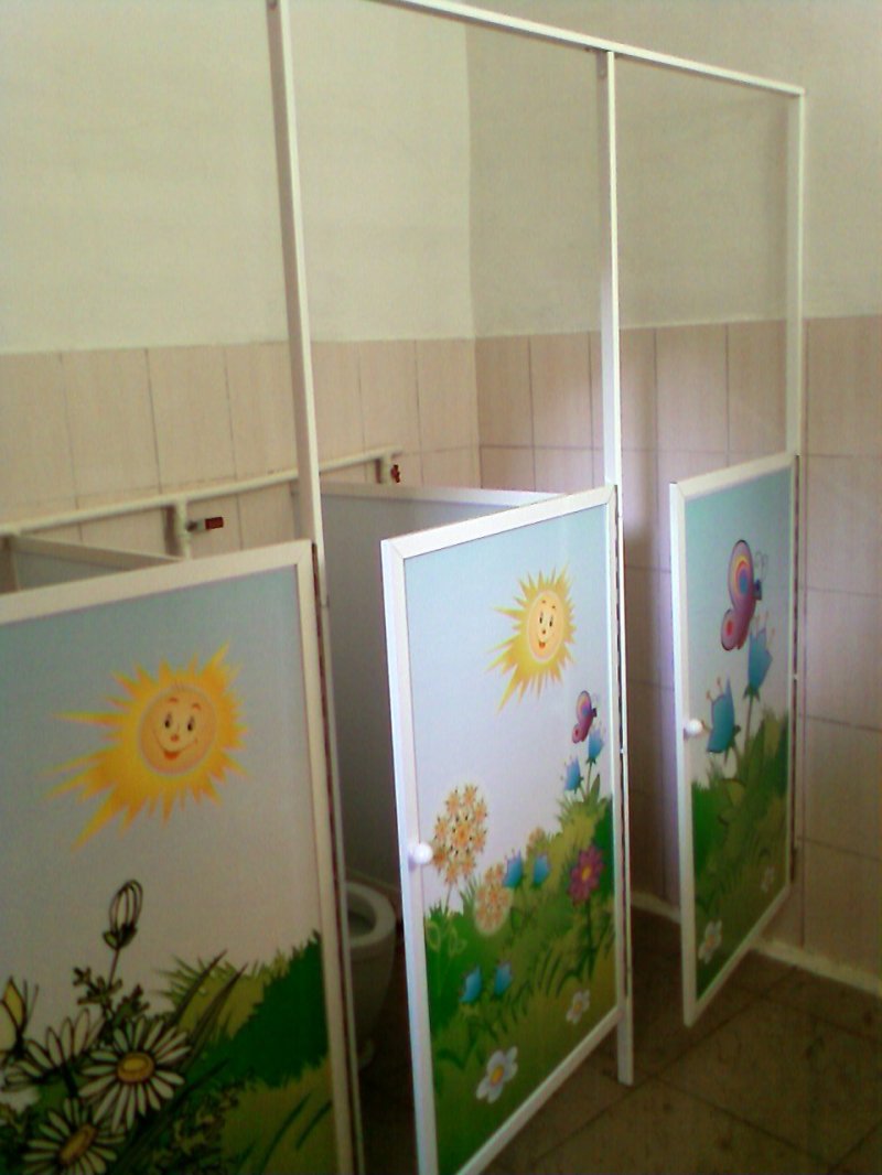 Перегородки в туалетных детского сада