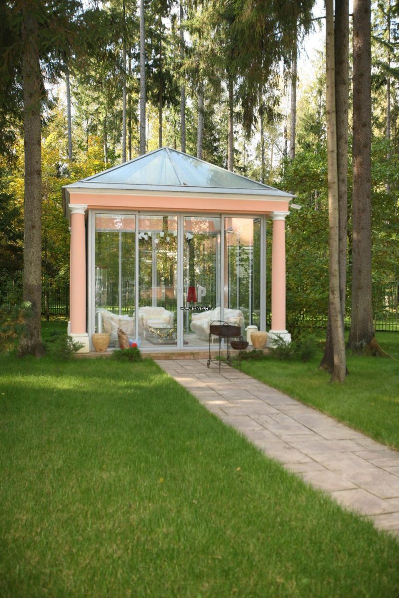 Стеклянная беседка