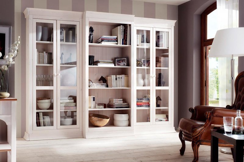 Книжный шкаф glass cabinet