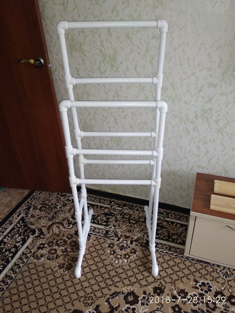 Вешалка из полипропиленовых труб