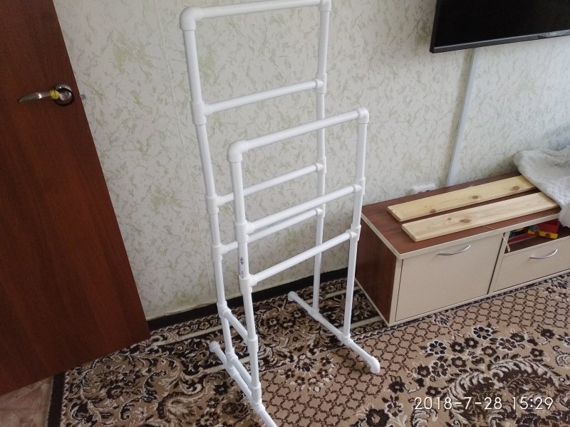Стойка для одежды из полипропиленовых труб