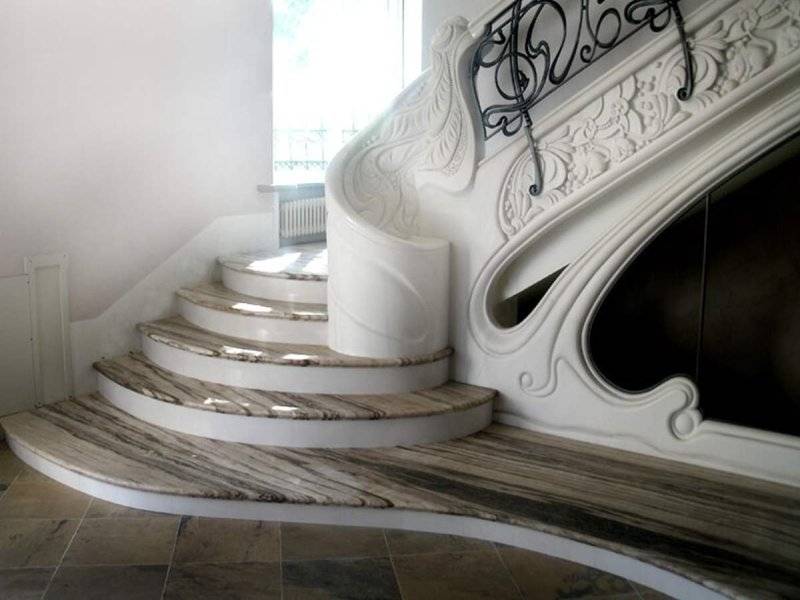 Лестница из мрамора