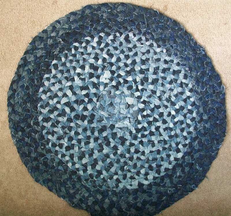 Коврик из старых джинсов
