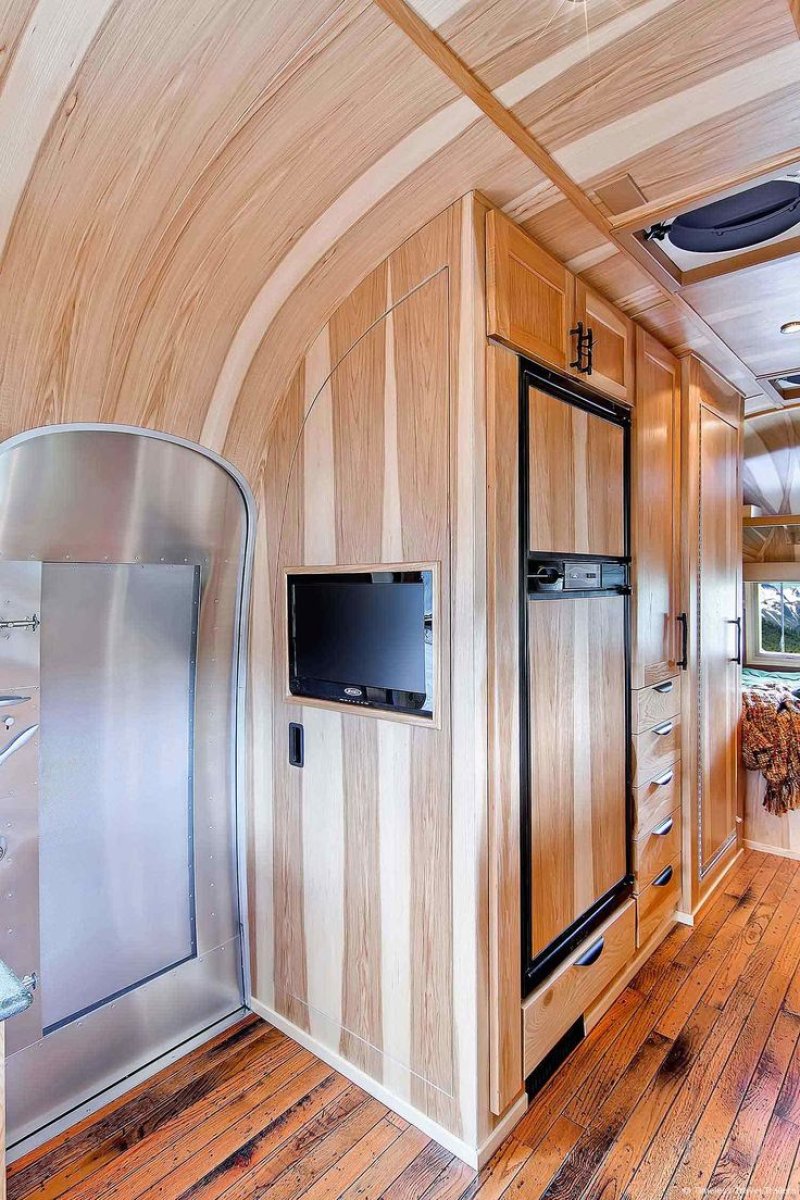 Автодом airstream