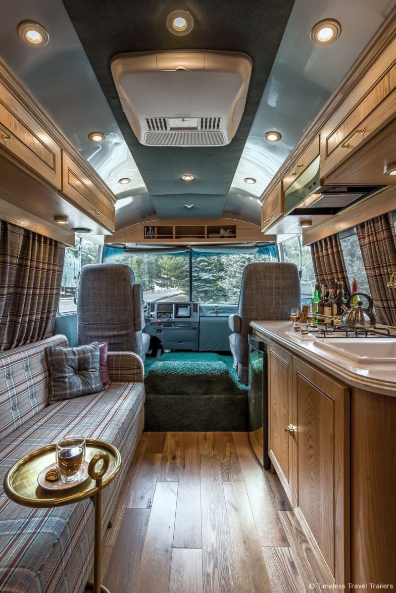 Автодом airstream
