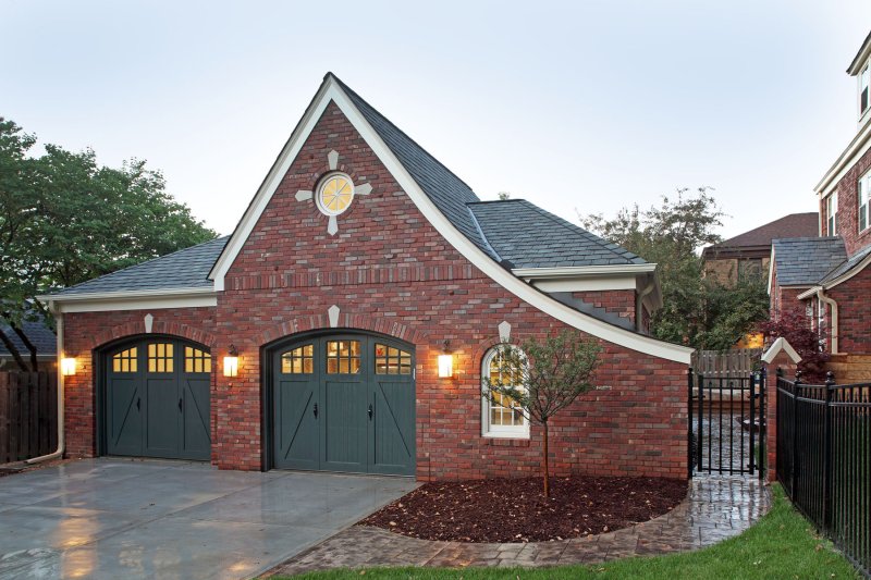Detached garage
