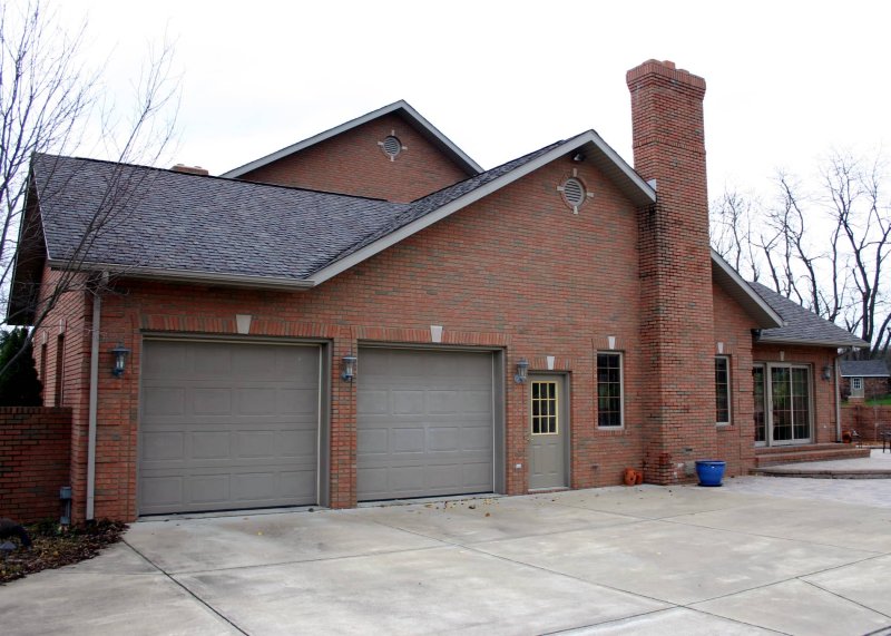 Garage door