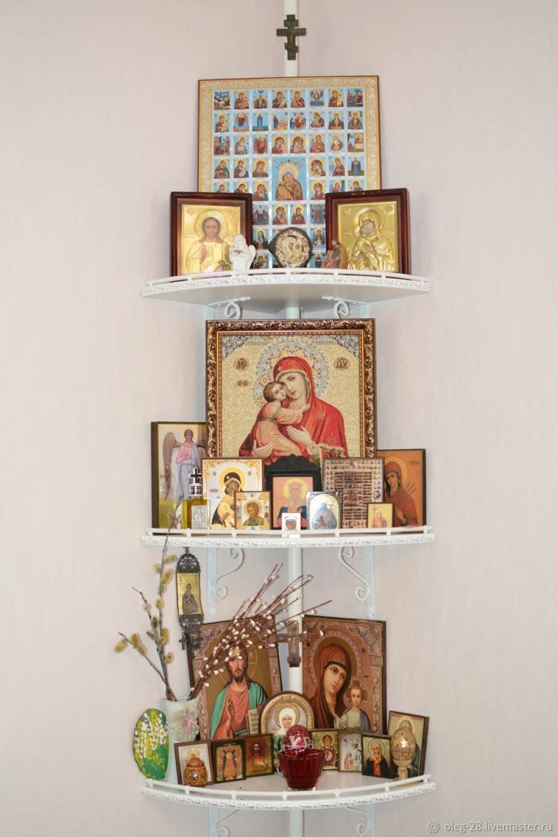 Угловая полка для икон
