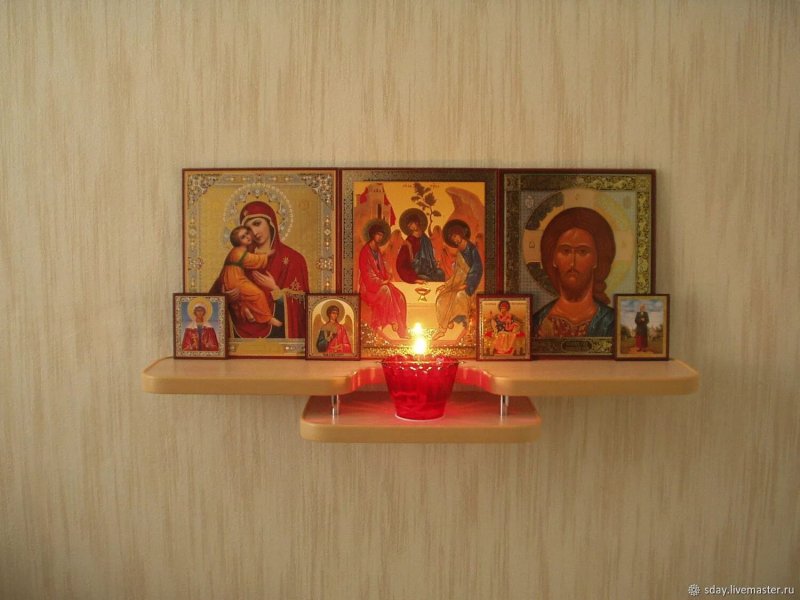 Полка под иконы прямая
