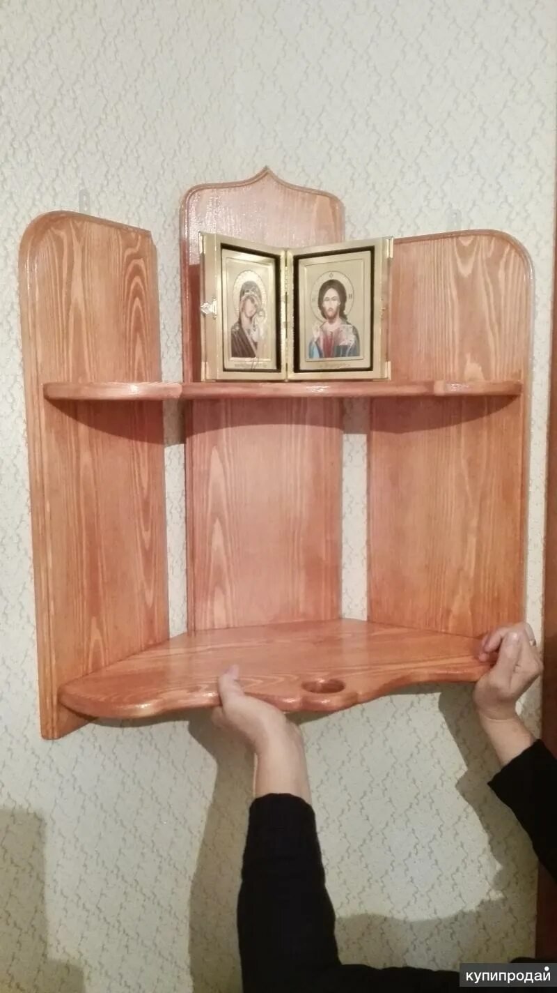 Полка под иконы угловая