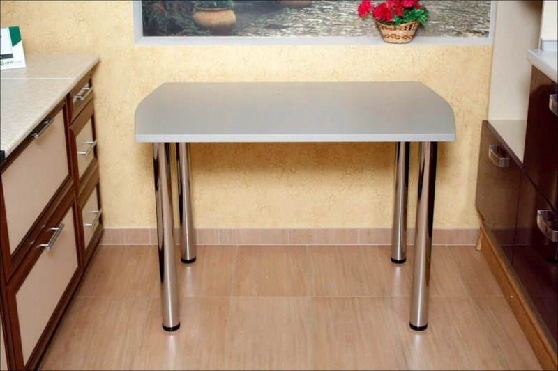 Кухонный стол из столешницы
