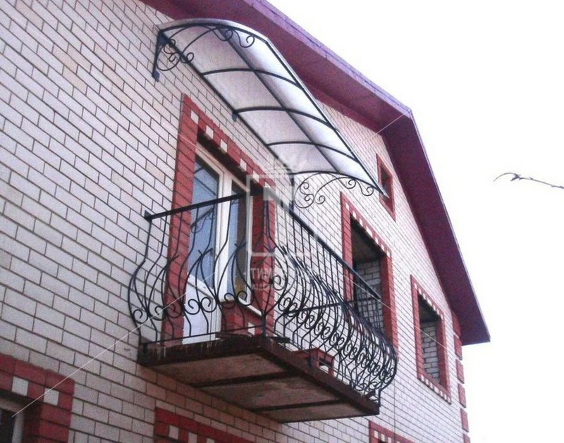 Козырек на балкон