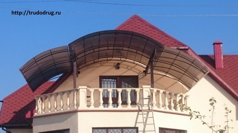 Каскадный навес из поликарбоната