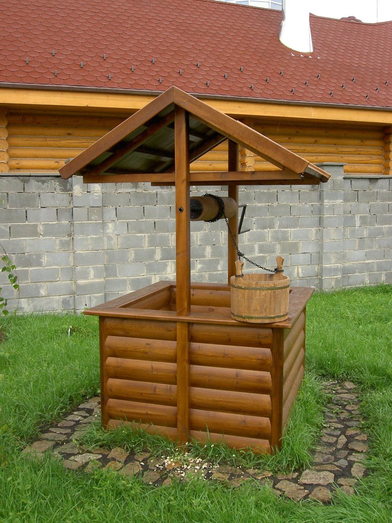 Декоративные колодцы