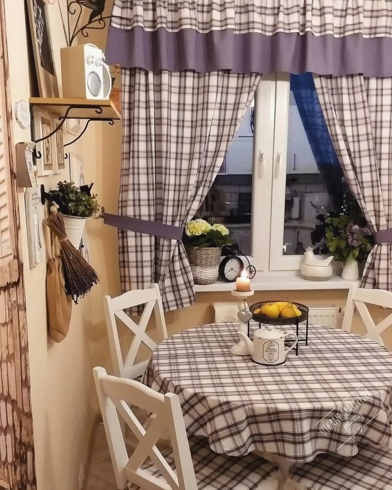 Римские шторы для кухни в стиле прованс кантри