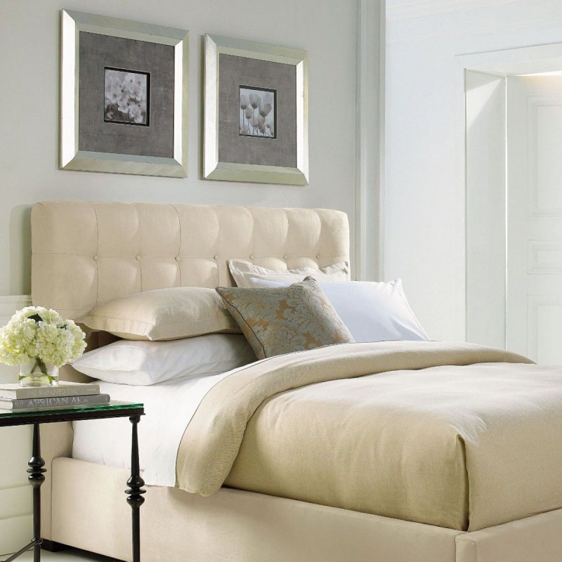 Кровать tufted headboard