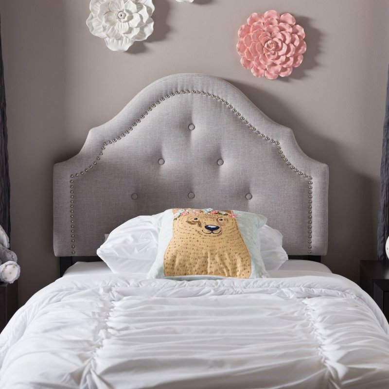 Кровать tufted headboard