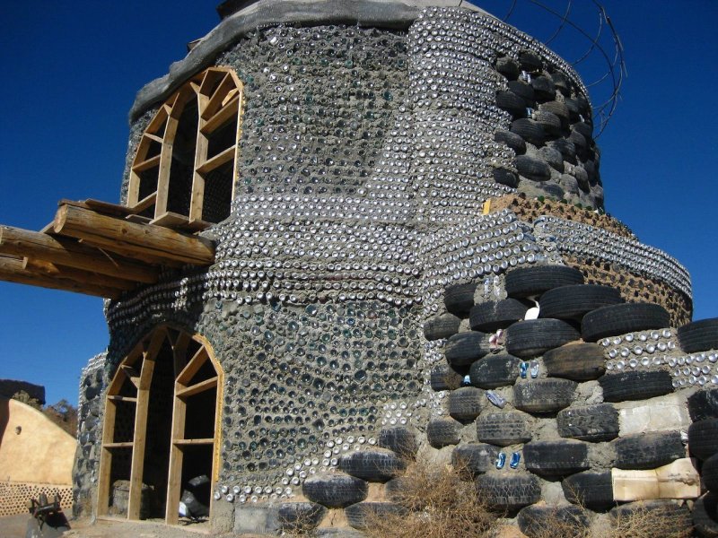 Earthship biotecture