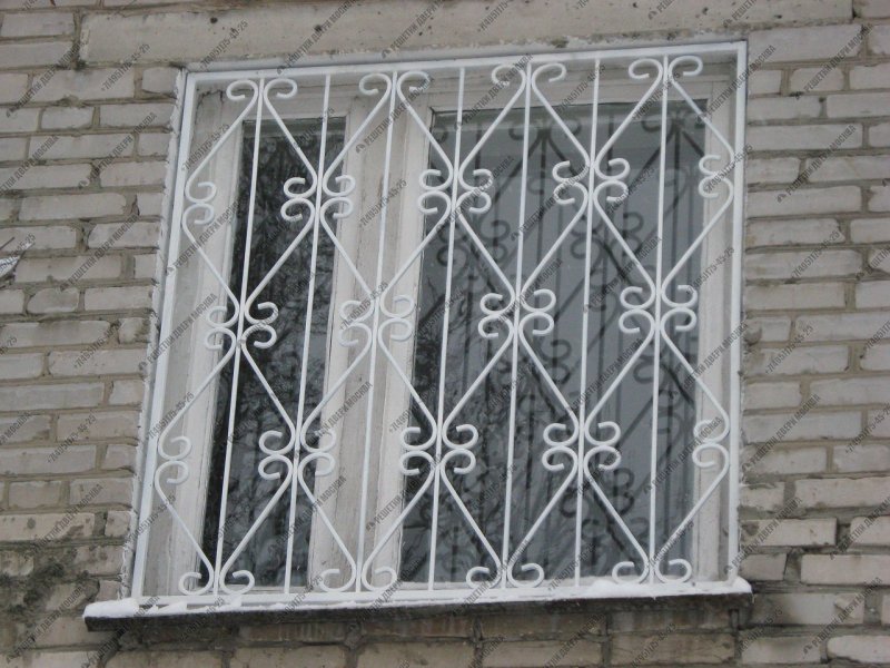 Решетка оконная металлическая