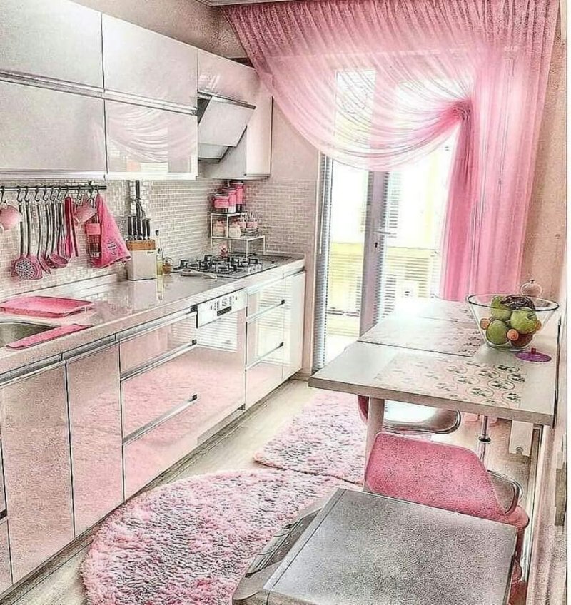 Розовая кухня в интерьере