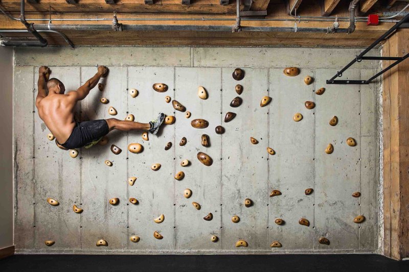 Artificial climbing wall