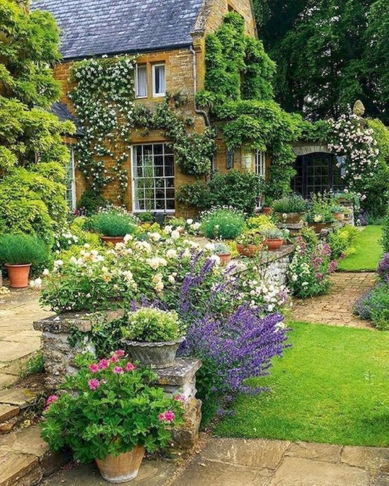 English cottage garden