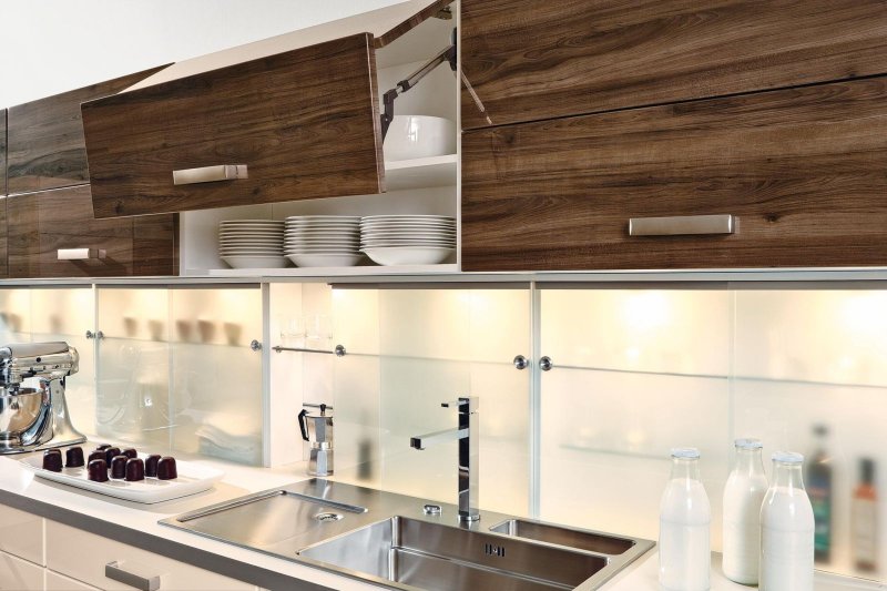 Раздвижной фартук для кухни hettich