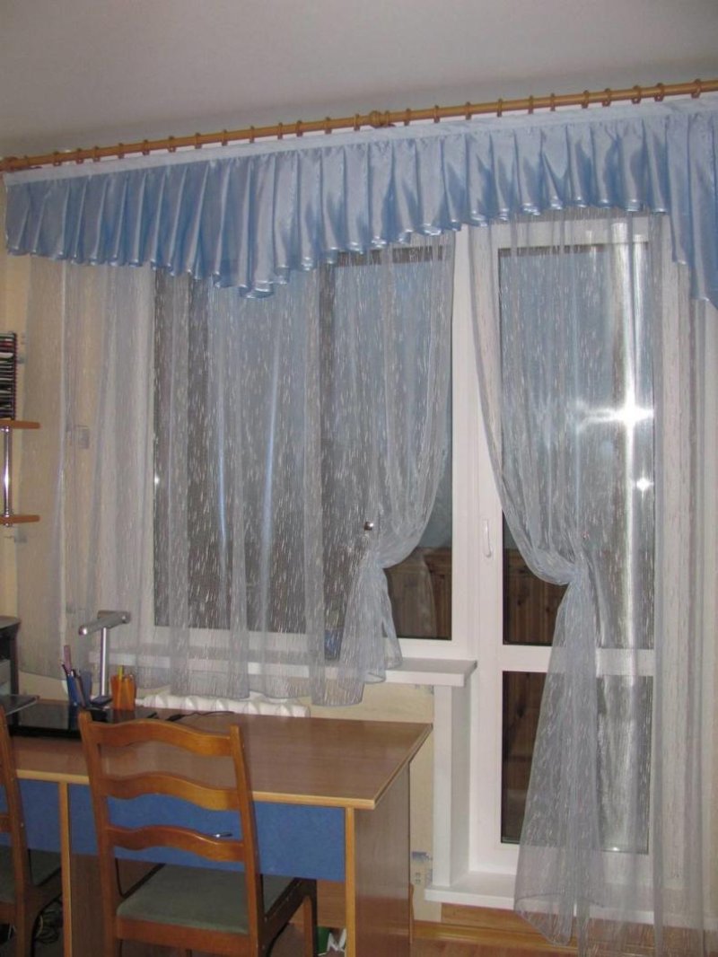 Шторы на кухню с балконом