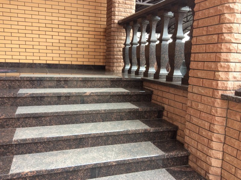 Дымовский гранит ступени