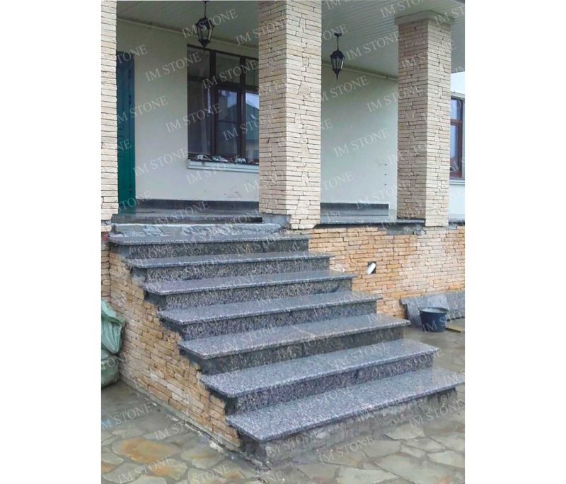Ступени из гранита