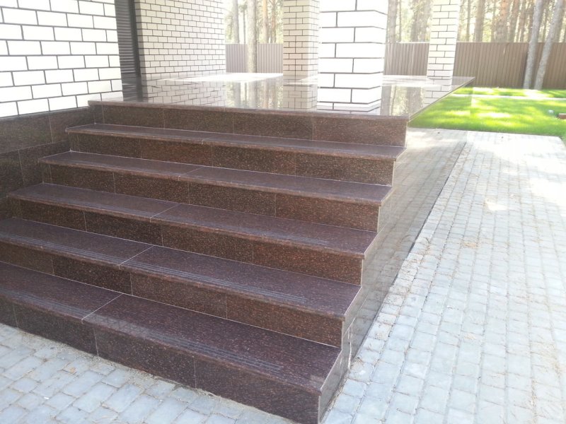 Гранитные ступени