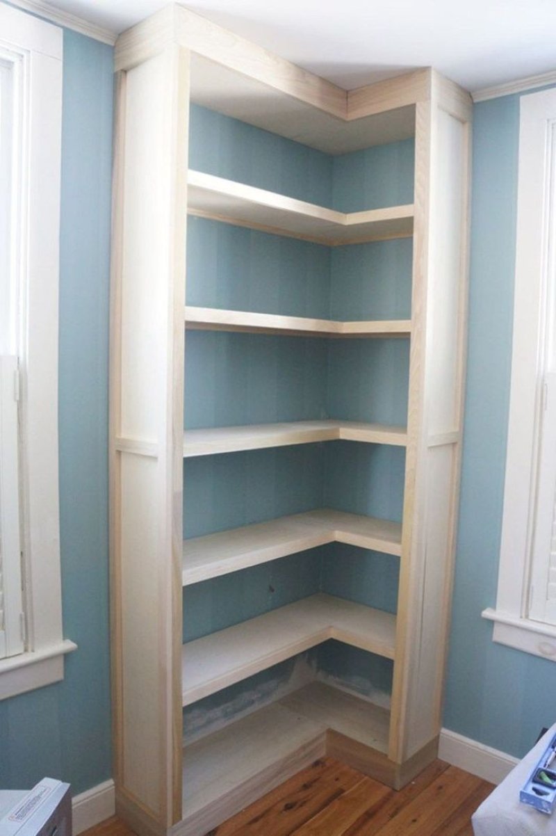 Угловая книжная полка
