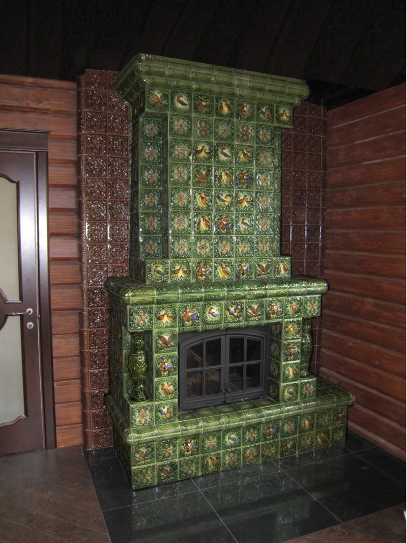Печь голландка с изразцами