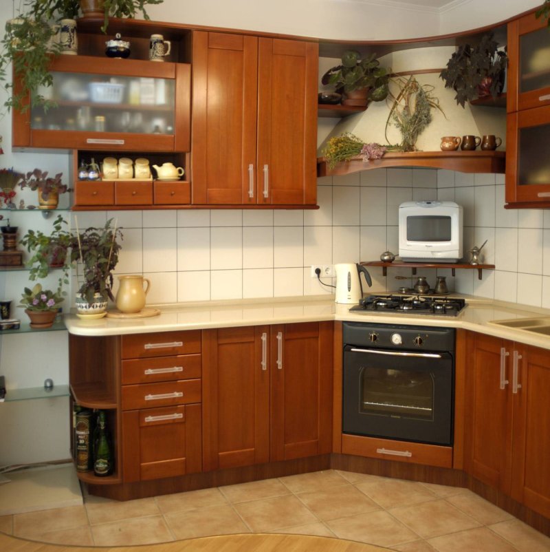 Кухня с угловой плитой