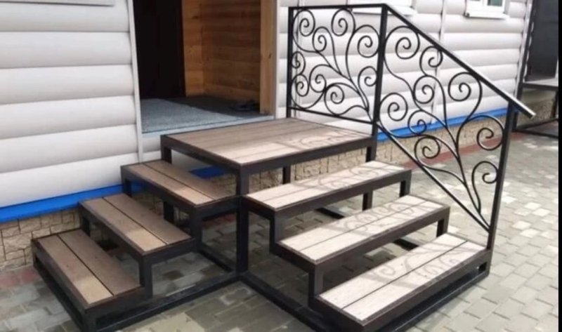 Ступени для крыльца из металла